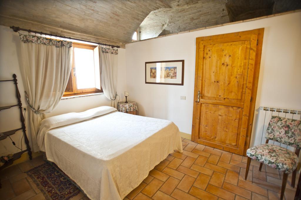 Penzion Casa Castellina Foligno Pokoj fotografie